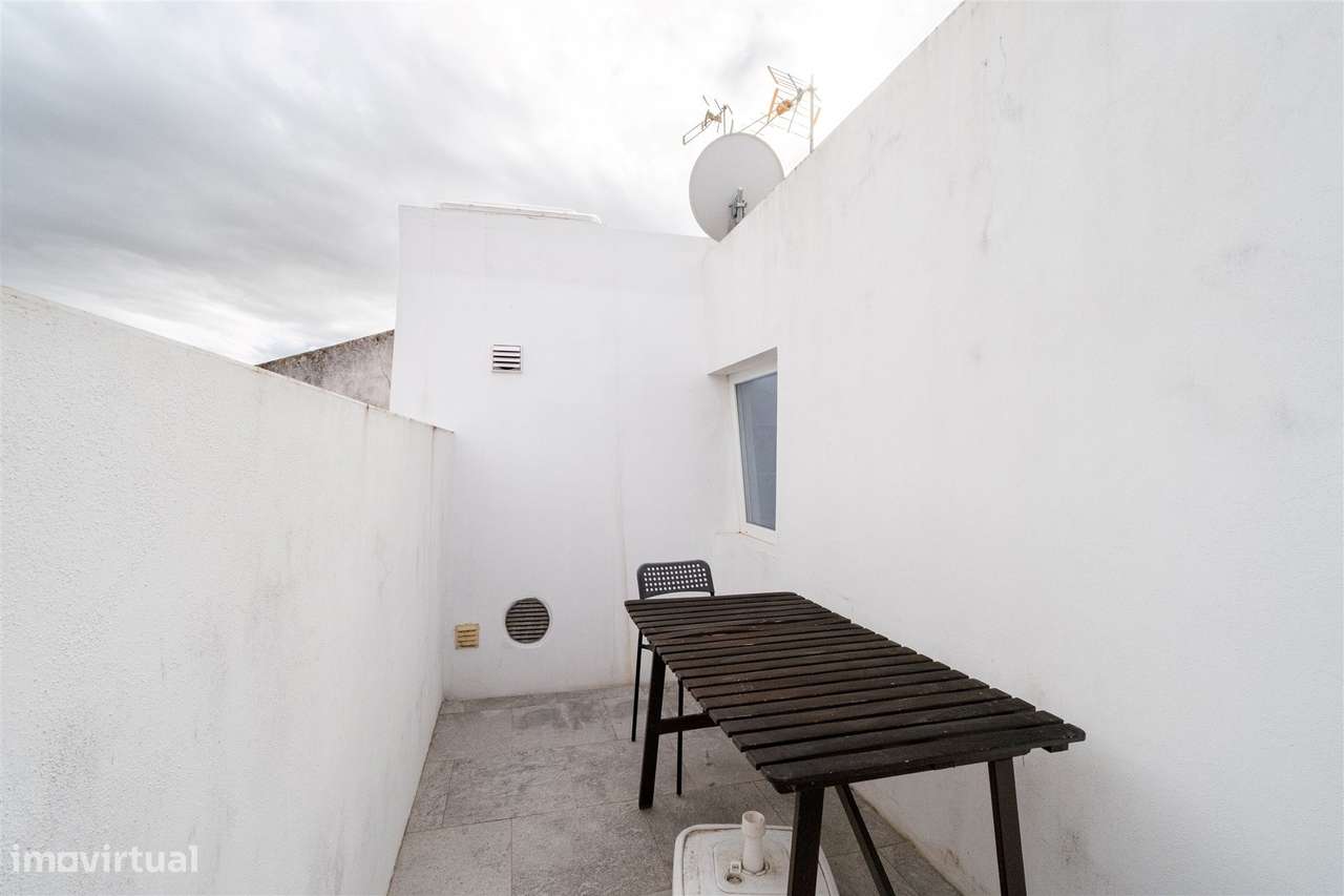 Casa Luz Pérgola | Moradia T4 de Arquitetura de Autor na Igrejinha-26