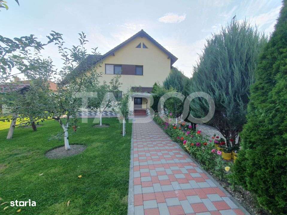 Casa 5 camere 3 bai 2 terase garaj magazie de vanzare 180 mp utili-2