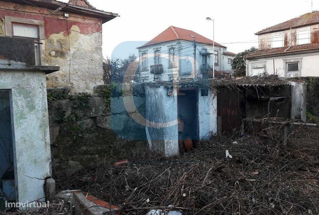 Terreno de duas frentes em Matosinhos, Senhora da Hora-0