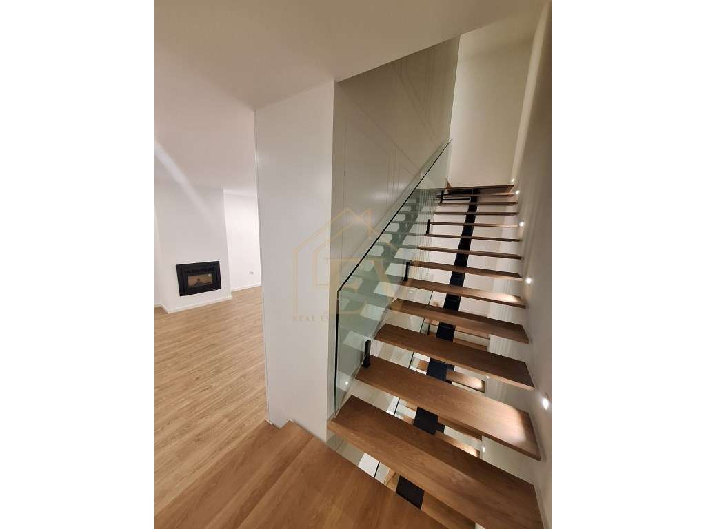 Moradia Nova com Vista Rio - Barcelinhos - Grande imagem: 4/21