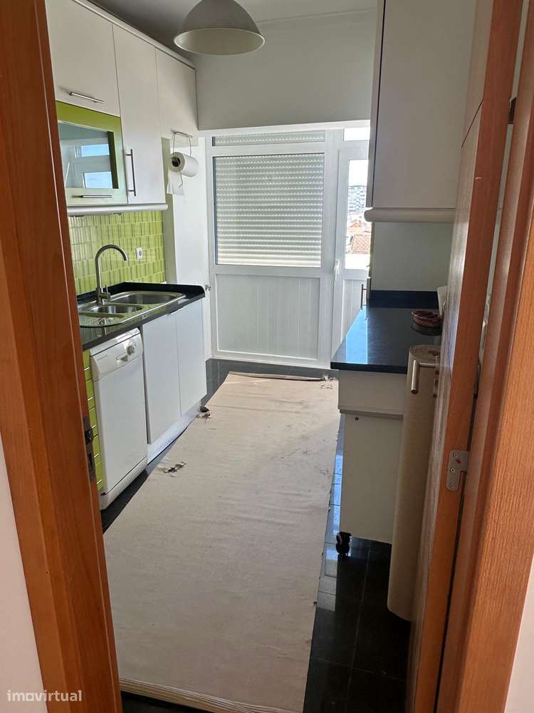 T1 com varanda a minutos da praia-Costa da Caparica - Grande imagem: 5/16