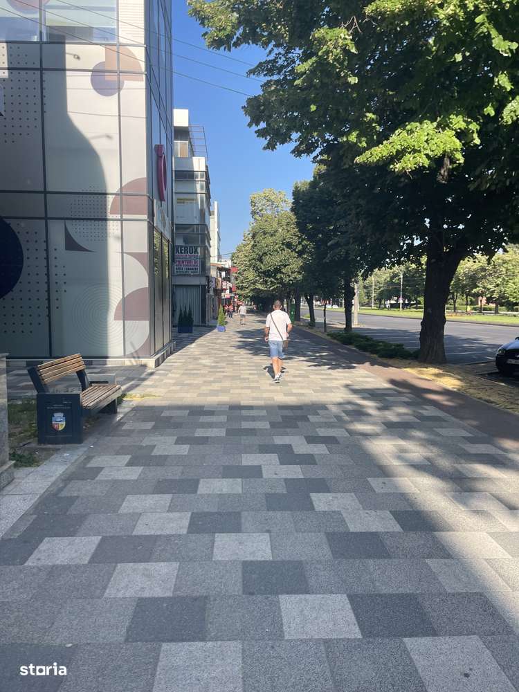 Proprietar, Vand spatiu comercial 30mp+terasa30mp, Bd.Brailei 165-6