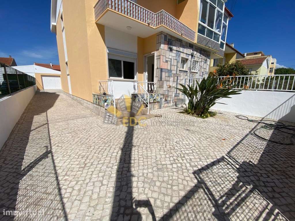 Moradia T3 - Remodelada com 2 frentes no centro de Mem Martins | Nã...-35