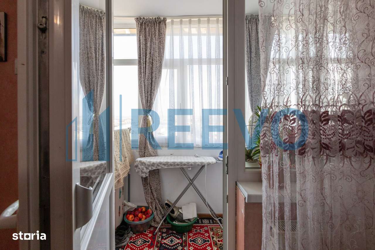 Apartament de vanzare cu doua camere, decomandat - str Cornisa Bistrit-4