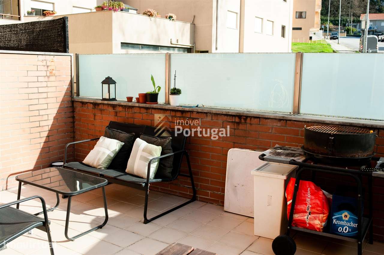 Apartamento T3 com terraço e churrasqueria-13