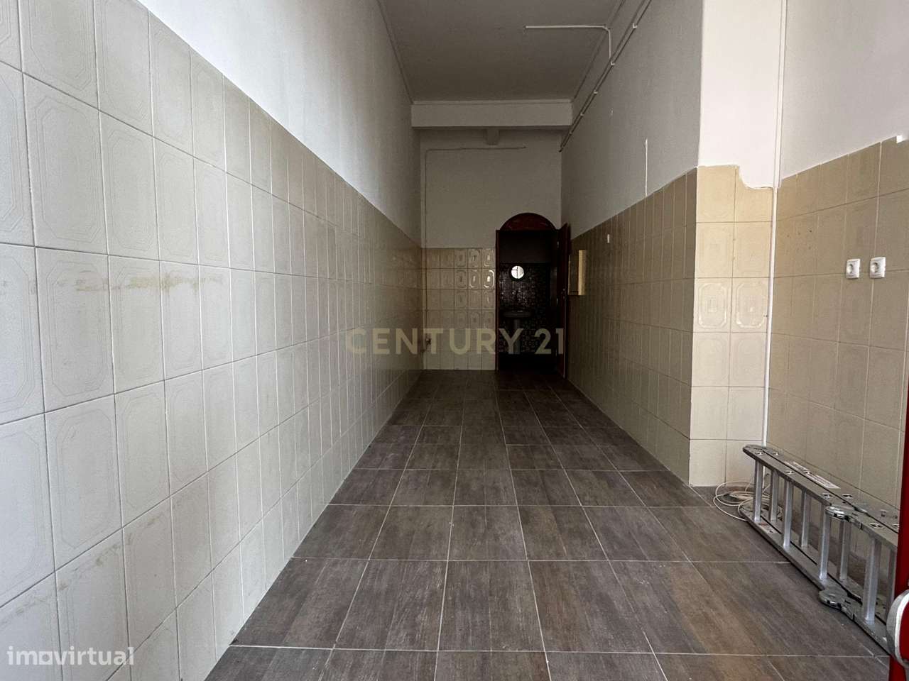 Loja de 146m² na Venteira, Amadora - Grande imagem: 4/10