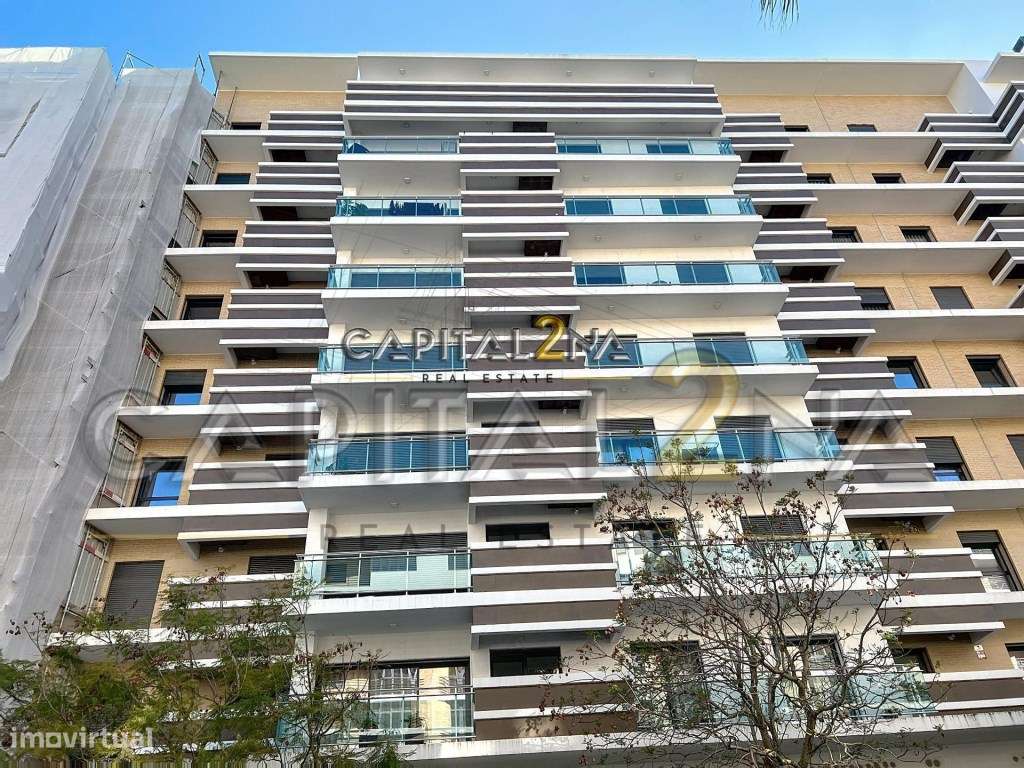 Penthouse T3 Duplex com Piscina Privada Aquecida, Terraço e Box par...-41