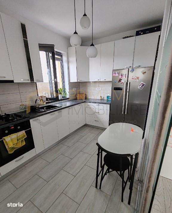 Duplex mobilat utilat - toate utilitatile - bucatarie inchisa - Imagine principală: 3/8