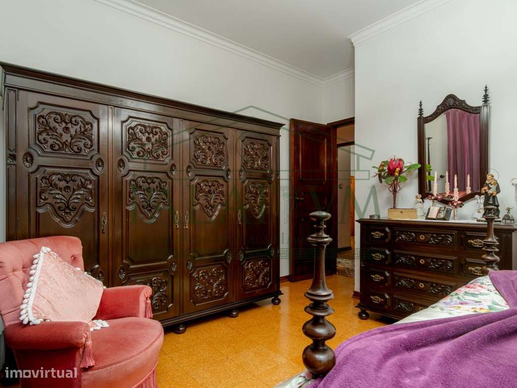 Moradia T5 centro da Charneca da Caparica-4