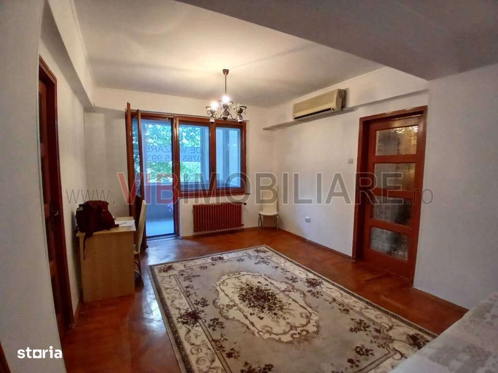 Vanzare 2 camere la Piata Romana