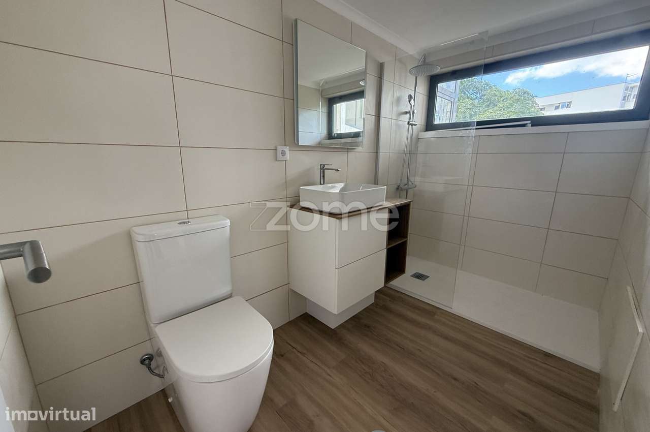 Apartamento T2 renovado no Paim.-6