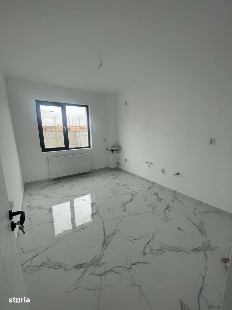 Casă modernă cu mansardă și curte, ideală pentru familie-4