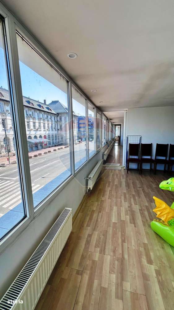 Apartament de vânzare Galați, 6 camere, Faleză - locuință sau birouri - Imagine principală: 3/13