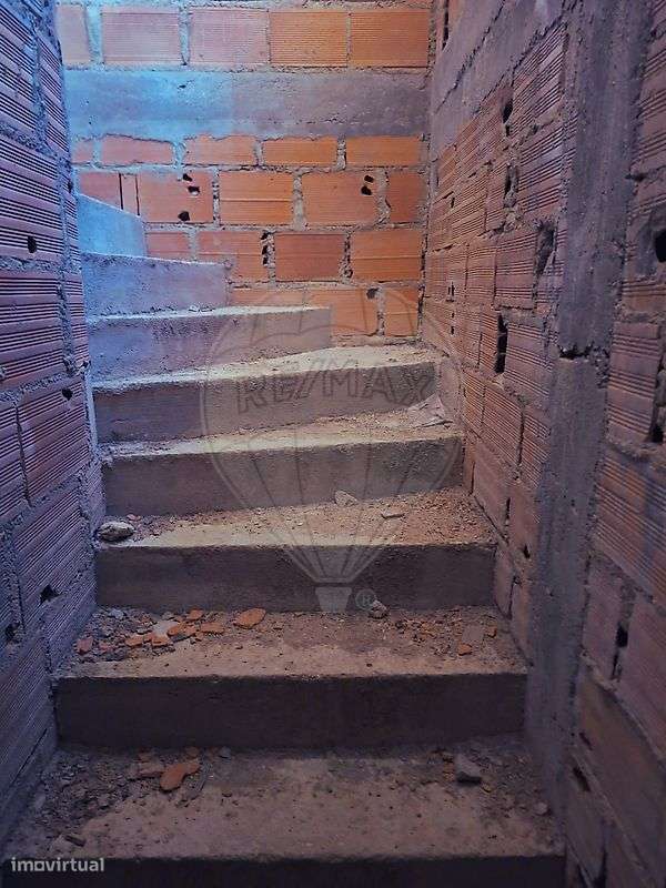 Moradia T2 para venda-5
