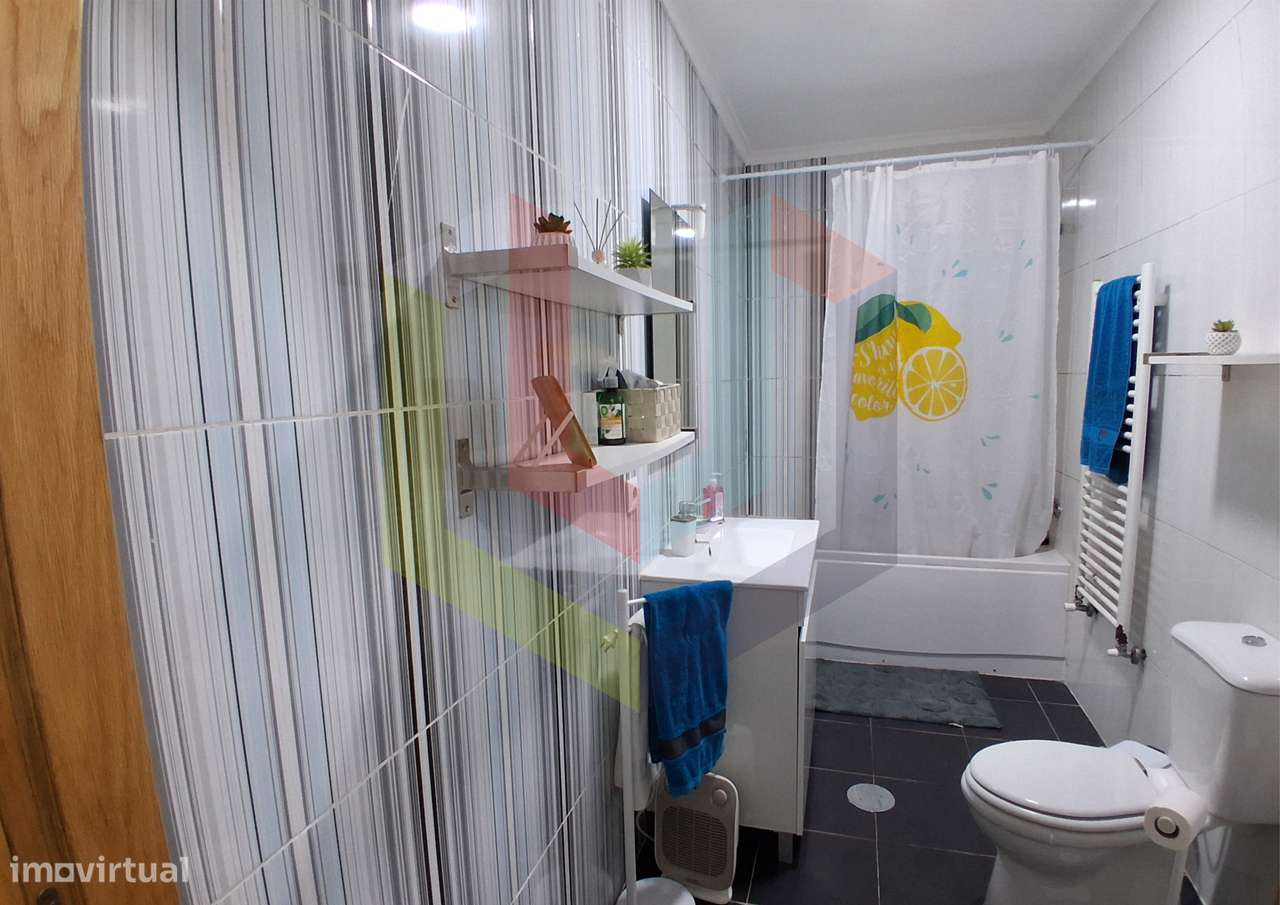 Apartamento T1 + 1 com terraço, varanda e garagem no Centro de Ílhavo.-5