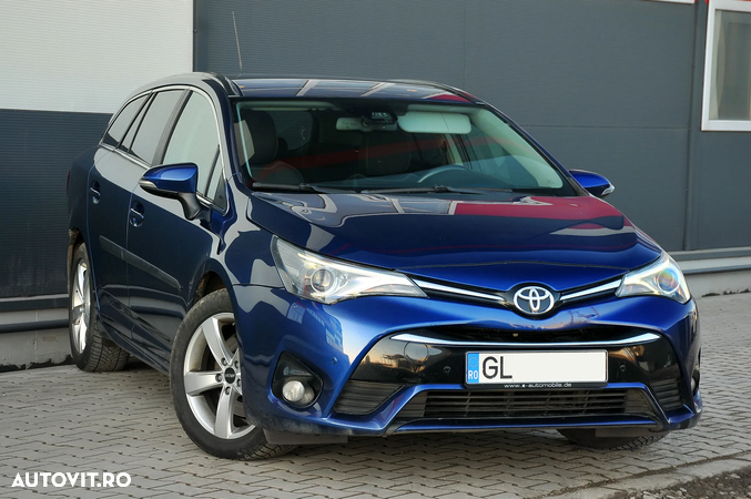 Toyota Avensis - 2