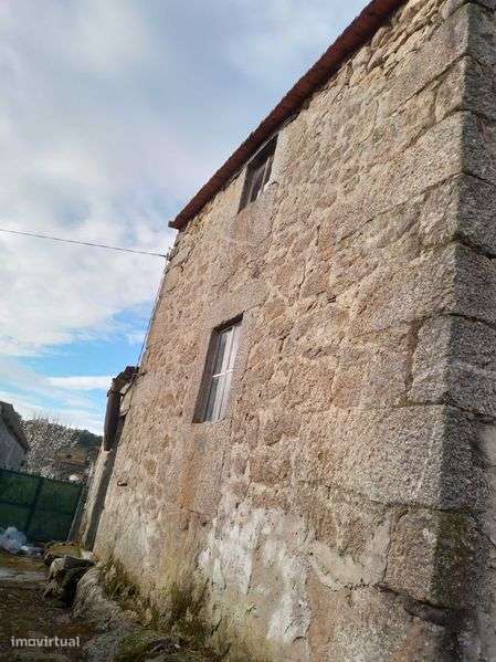 Casas, quintais, Arrumos, terrenos no Castedo - Grande imagem: 5/11