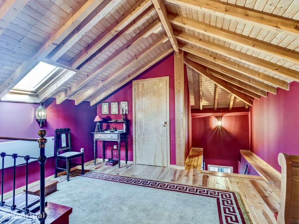 Moradia T4+1 no Centro da Vila Nogueira de Azeitão-40