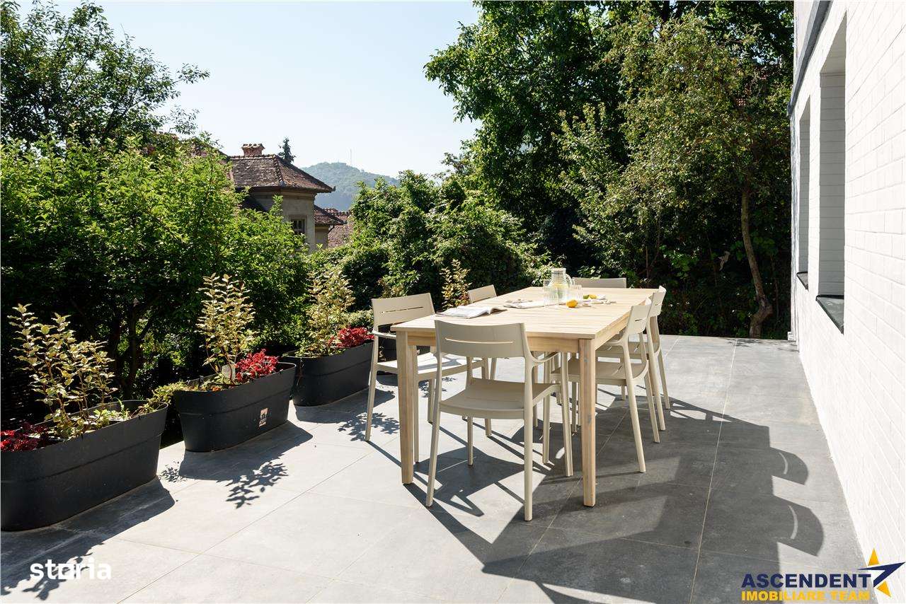 FILM! Vila de poveste, in centrul Brasovului, pe Drumul Cetatii - Imagine principală: 2/20