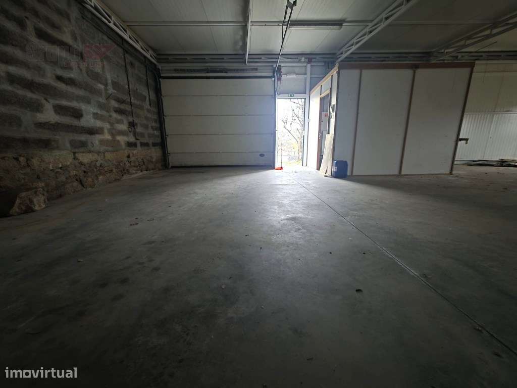 Moradia T3 com Armazém de 300m² - O Equilíbrio Perfeito entre Habit...-28