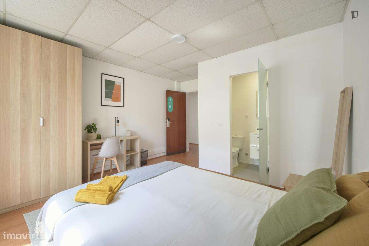Quarto - localizado em Avenida da Liberdade Lisbon - Grande imagem: 4/8