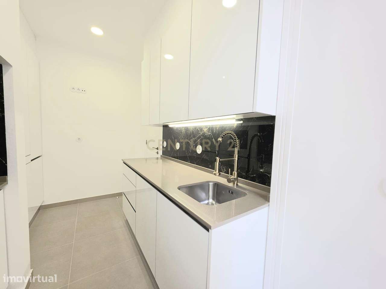 Apartamento com muita luz T3 na Penha de França, Lisboa - Grande imagem: 4/17