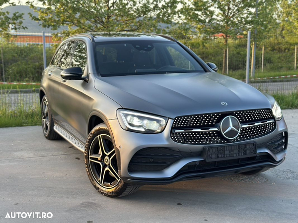 Mercedes-Benz GLC 300 d 4Matic 9G-TRONIC AMG Line Plus - 19