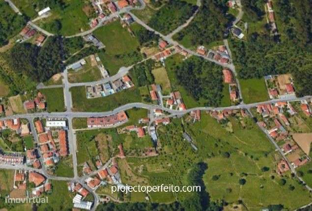 Terreno Urbano  Venda em Nogueira da Regedoura,Santa Maria da Feira - Grande imagem: 2/3