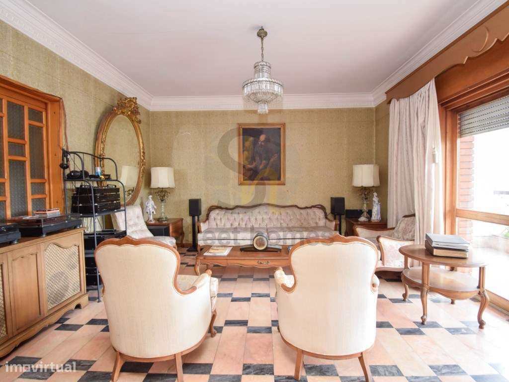 Apartamento T3 junto à Escola de Miraflores - Grande imagem: 4/26