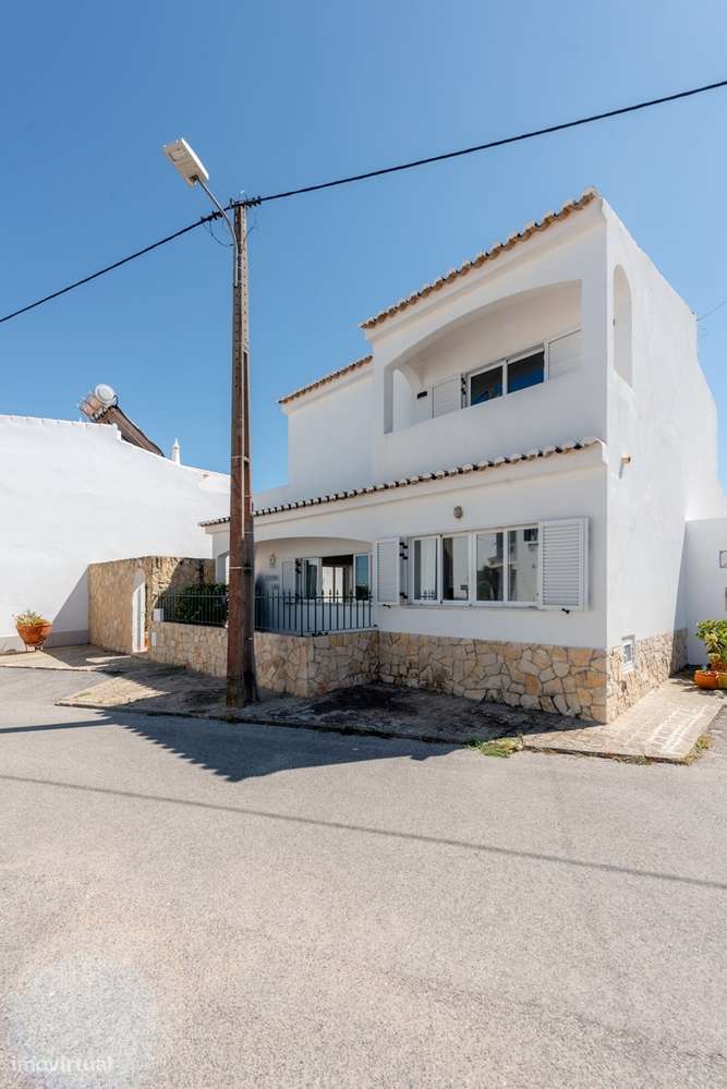 Villa de 4 quartos com personalidade e piscina em Almádena-26
