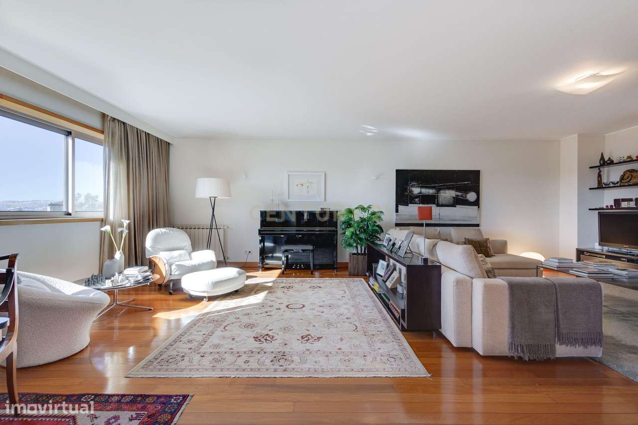 T4+1 na 1ª linha Condomínio fechado Parque das Conchas-6