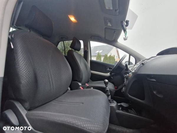 Toyota Yaris 1.33 VVT-i Life - 15