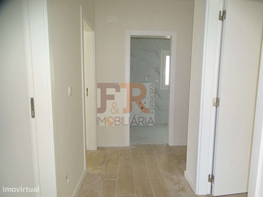 Moradia Isolada Térrea T4 com Garagem - Quinta do Anjo Palmela-15