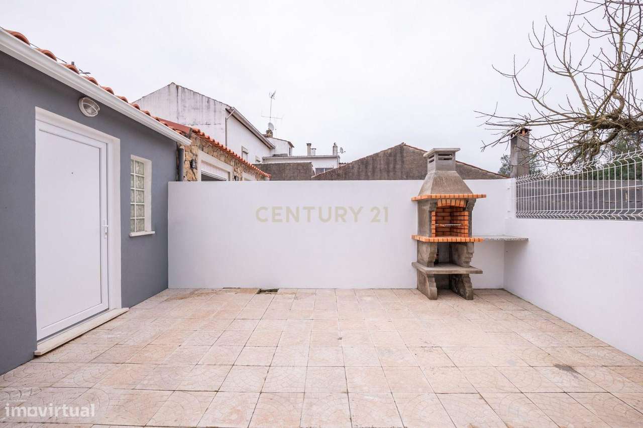 Moradia T2 com terraço e totalmente renovada - Souselas - Coimbra - Grande imagem: 2/23