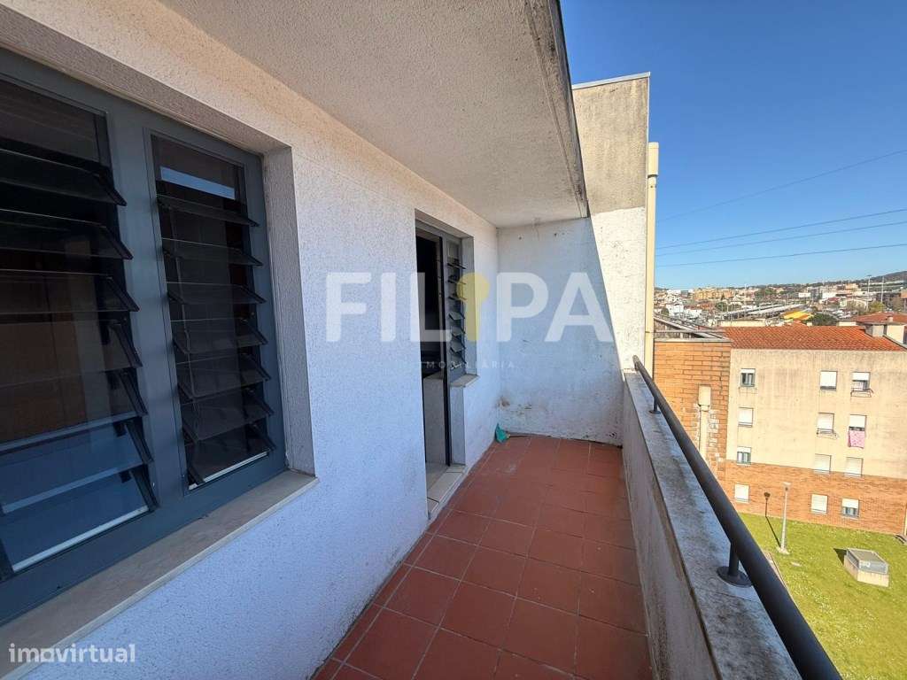 Excelente T1 com varanda, garagem e arrumo - Centro de Valongo - Grande imagem: 4/15