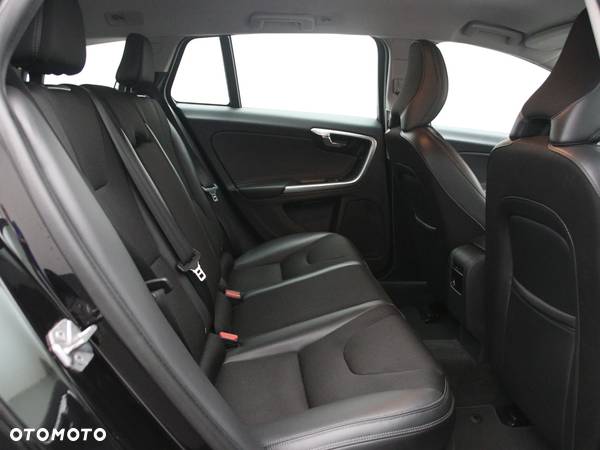 Volvo V60 Cross Country D3 Momentum - 15