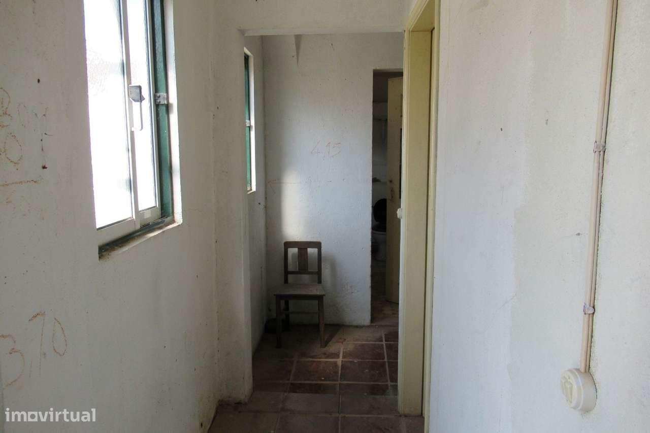 MORADIA V1, 2 GARAGENS E LOGRADOURO.-6