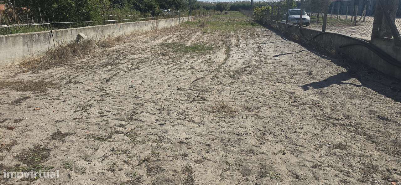 Moradia T2 Isolada com 2500m² em Pinhal Novo-7