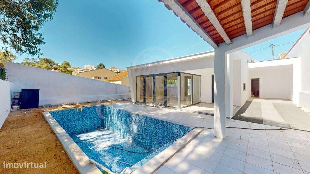 Moradia T3 com piscina, na Sobreda-25