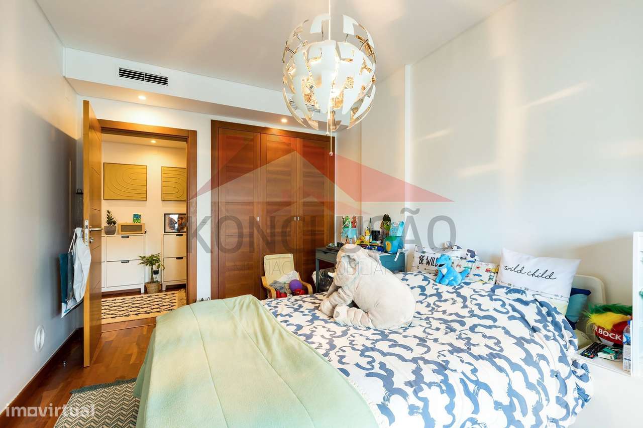 ** Excelente T3 Remodelado na Malvarosa com Garagem para 3 Viaturas...-12