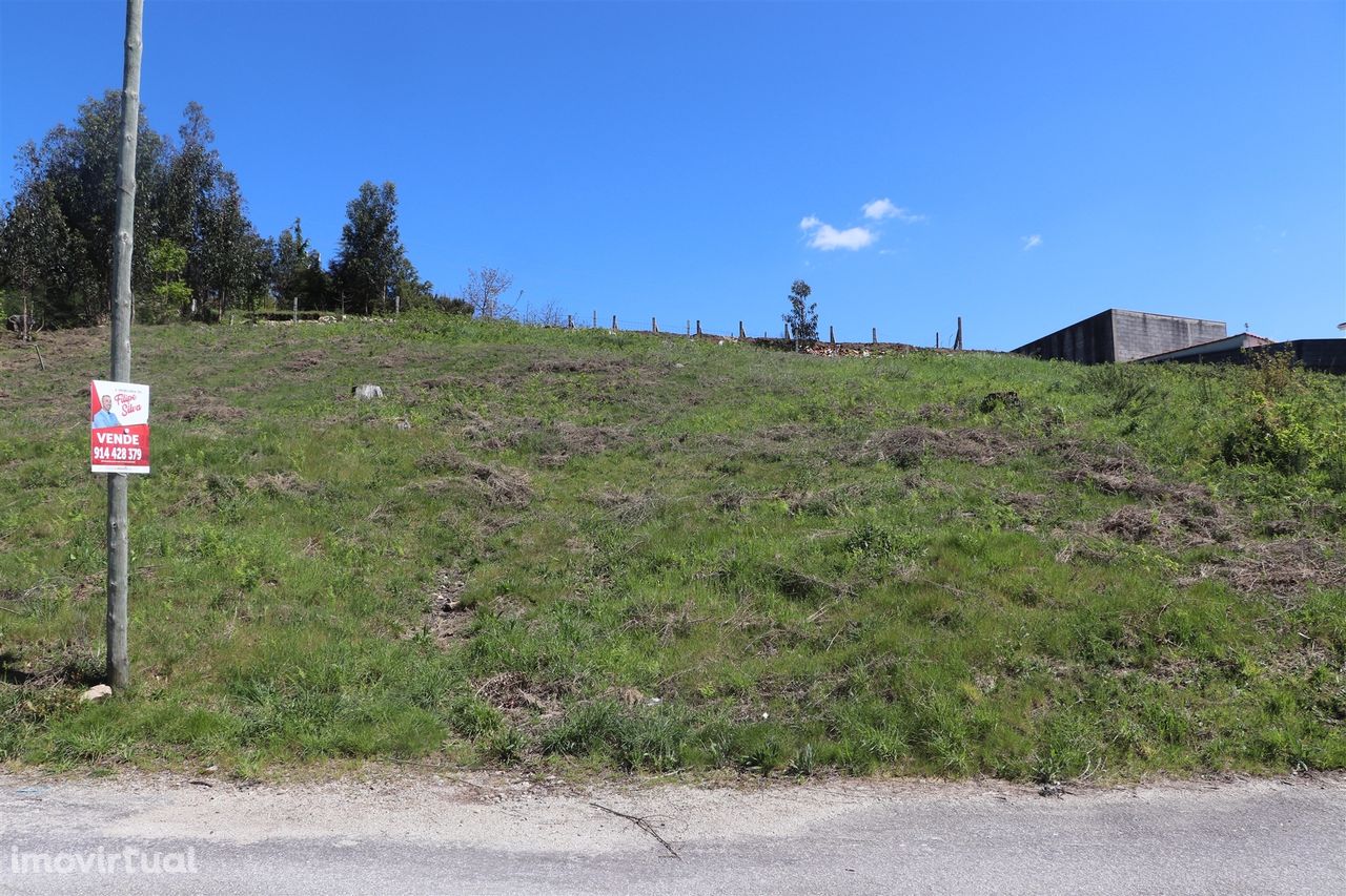 Lote de Terreno  Venda em Lustosa e Barrosas (Santo Estêvão),Lousada