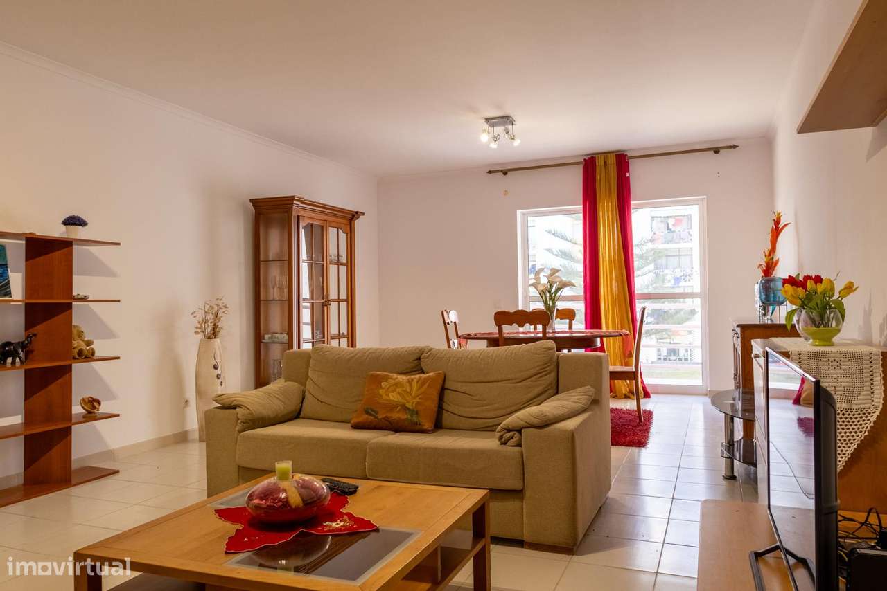 Apartamento T2 Espaçoso em Armação de Pêra com Garagem!-9
