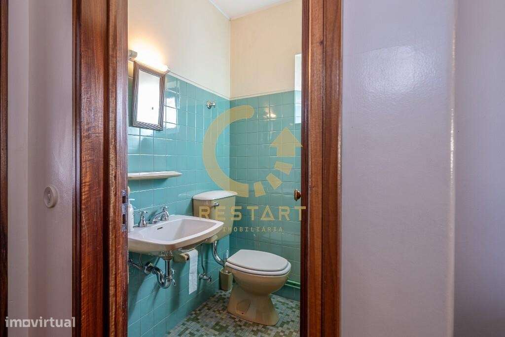 Moradia T5 com piscina e amplo terreno na Avenida de Francelos | Vila-52
