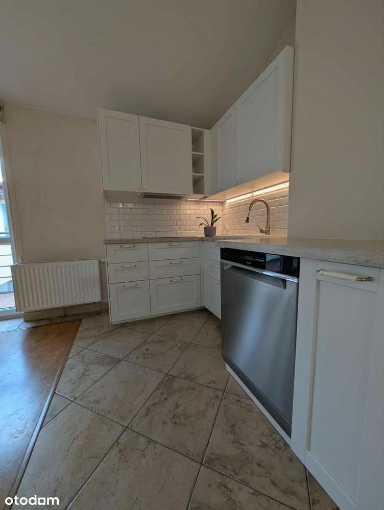 Atrakcyjne z halą garażową i komórką-6