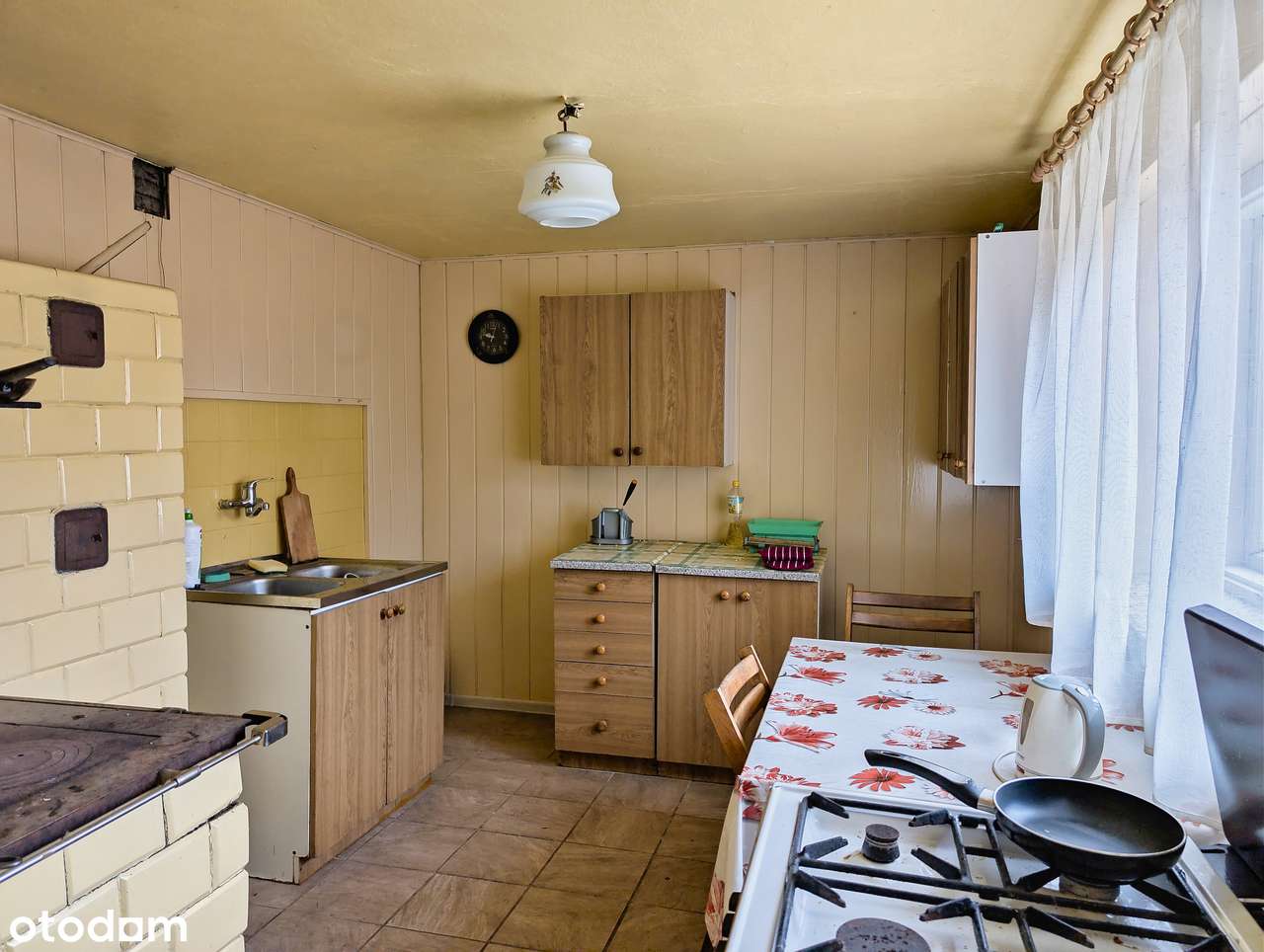 Siedlisko nad rzeką z zabudowaniami – Perkowice-12