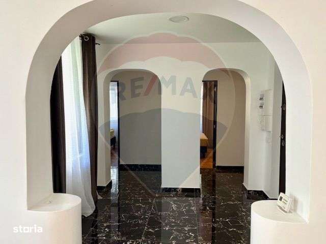 Apartament cu 3 camere de vânzare în zona Est - Imagine principală: 2/20