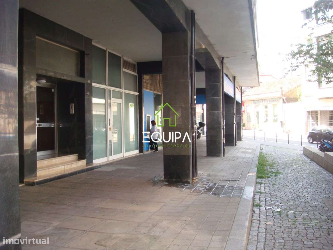 Loja licenciada para comercio e serviços no centro do Porto - Condiç - Grande imagem: 2/23
