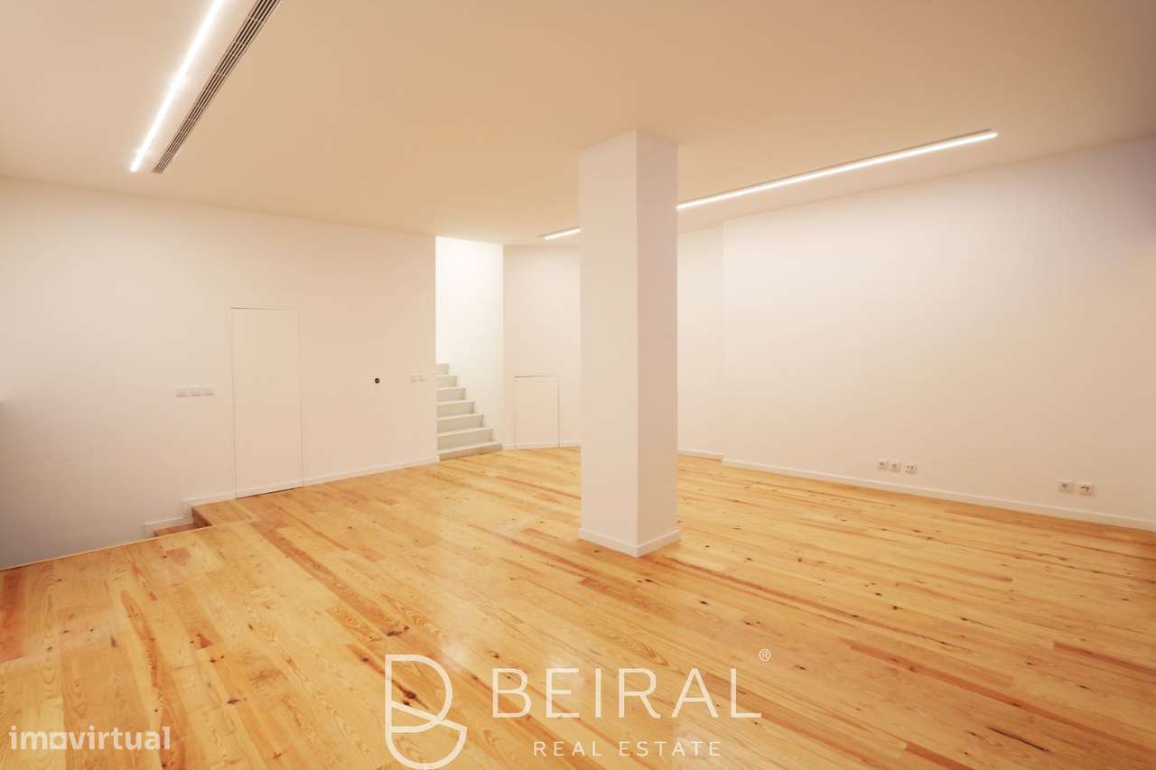 Espaço comercial espaçoso e luminoso no centro de Lisboa-26