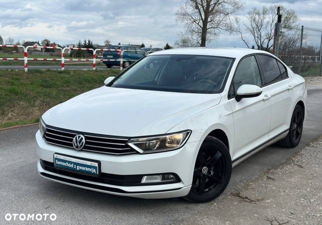 Volkswagen Passat 1.6 TDI BMT Trendline - 19