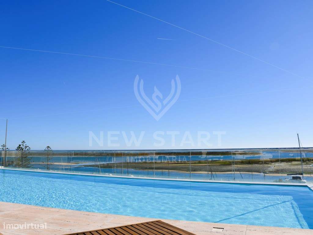 Apartamento T2 Moderno com Varanda e Piscinas no Condomínio Del Mar...-16